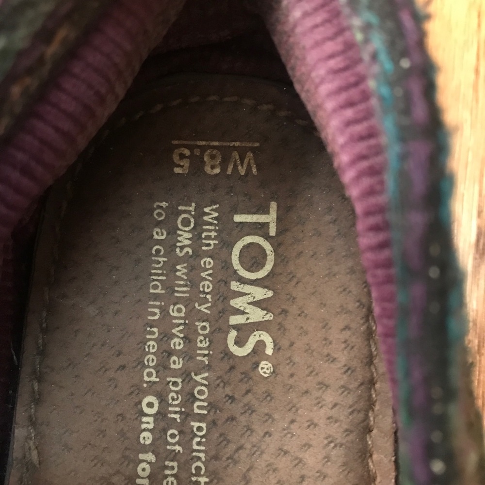 TOMS - Picture 2 of 2